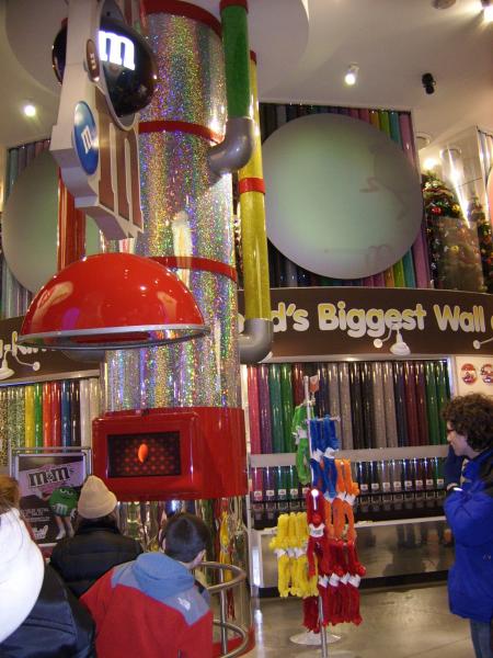 M&M'S EVERYWHERE!