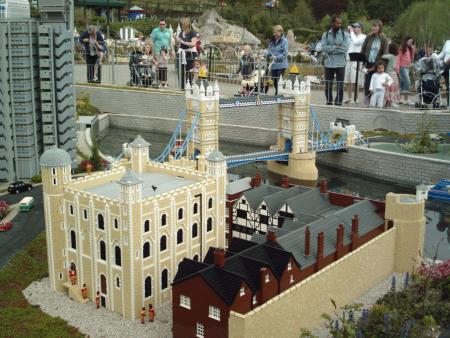 LEGO TOWER OF LONDON AND TOWER BRIDGE
