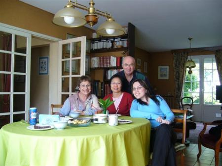 TEA TIME IN FRANCE 30/04/06