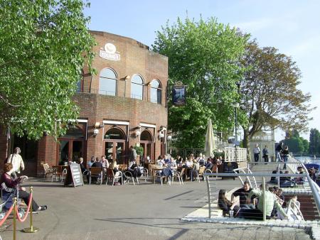 PUB KINGSTON