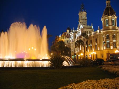 PLACA DE L'AJUNTAMENTO BY NIGHT