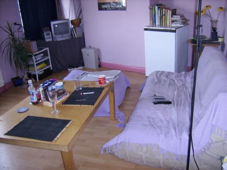 FRONT ROOM