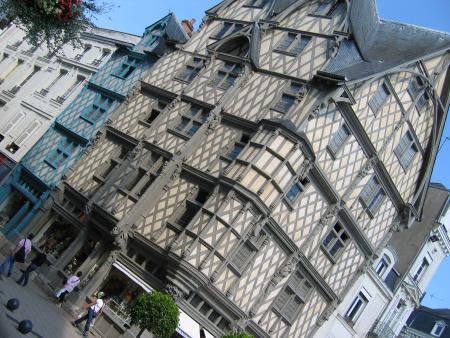 MAISON D'ADAM