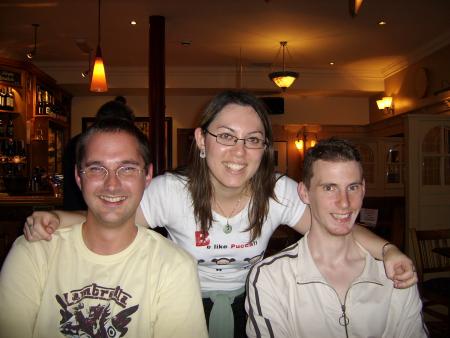 THE 3 FLATMATES