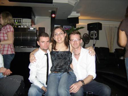 ANDI, MULAN & WEASEL AT THE KARAOKE