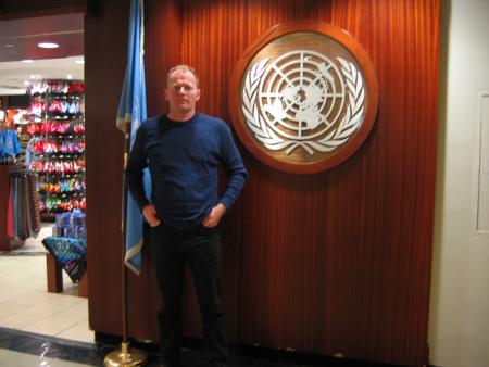 ALEX & THE UN LOGO
